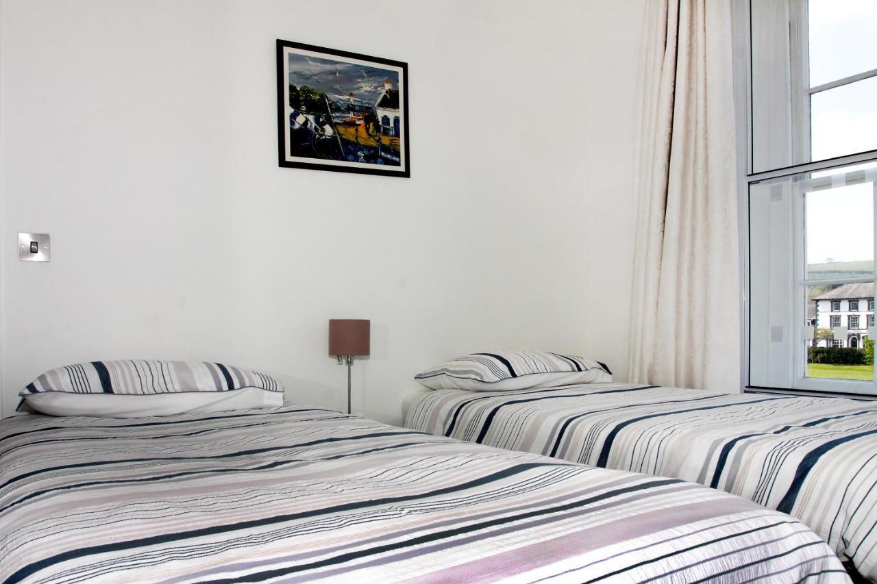 2 Yr Hen Fanc Appartement Aberaeron Buitenkant foto