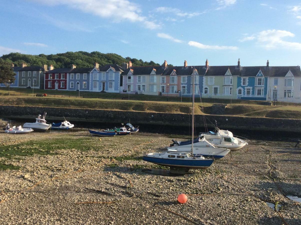 2 Yr Hen Fanc Appartement Aberaeron Buitenkant foto